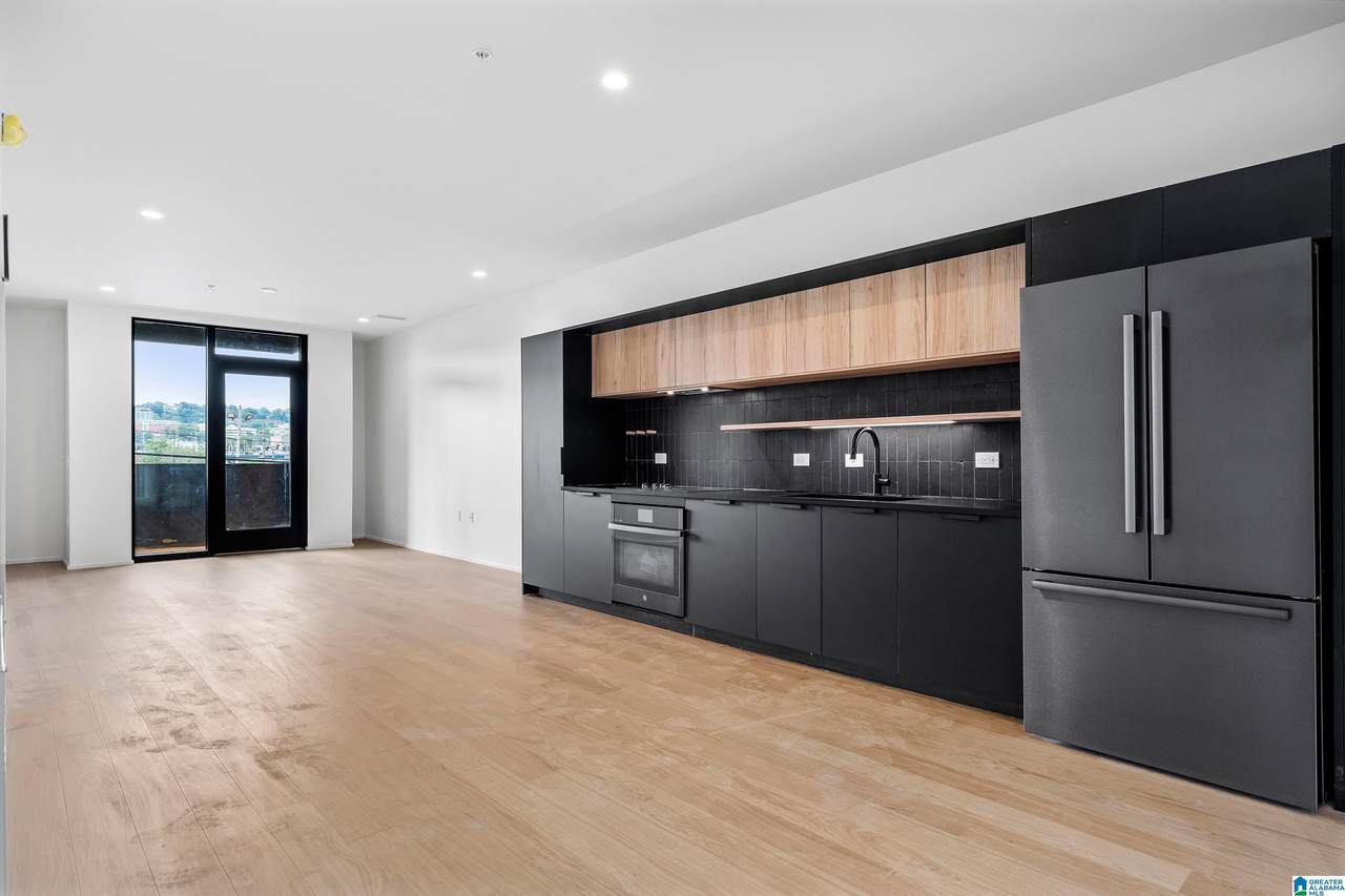 2323 2ND AVENUE - Photo 1