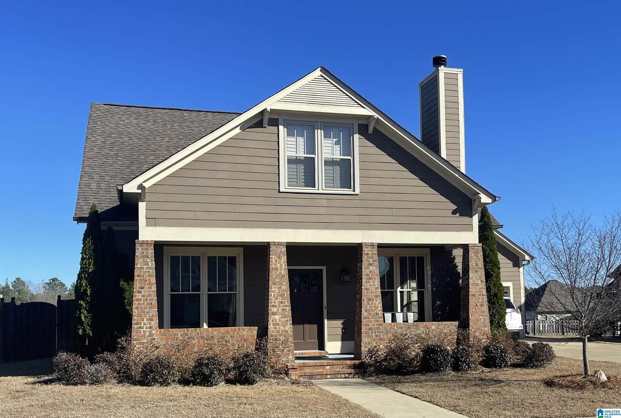 431 Sherwood Circle - Photo 1