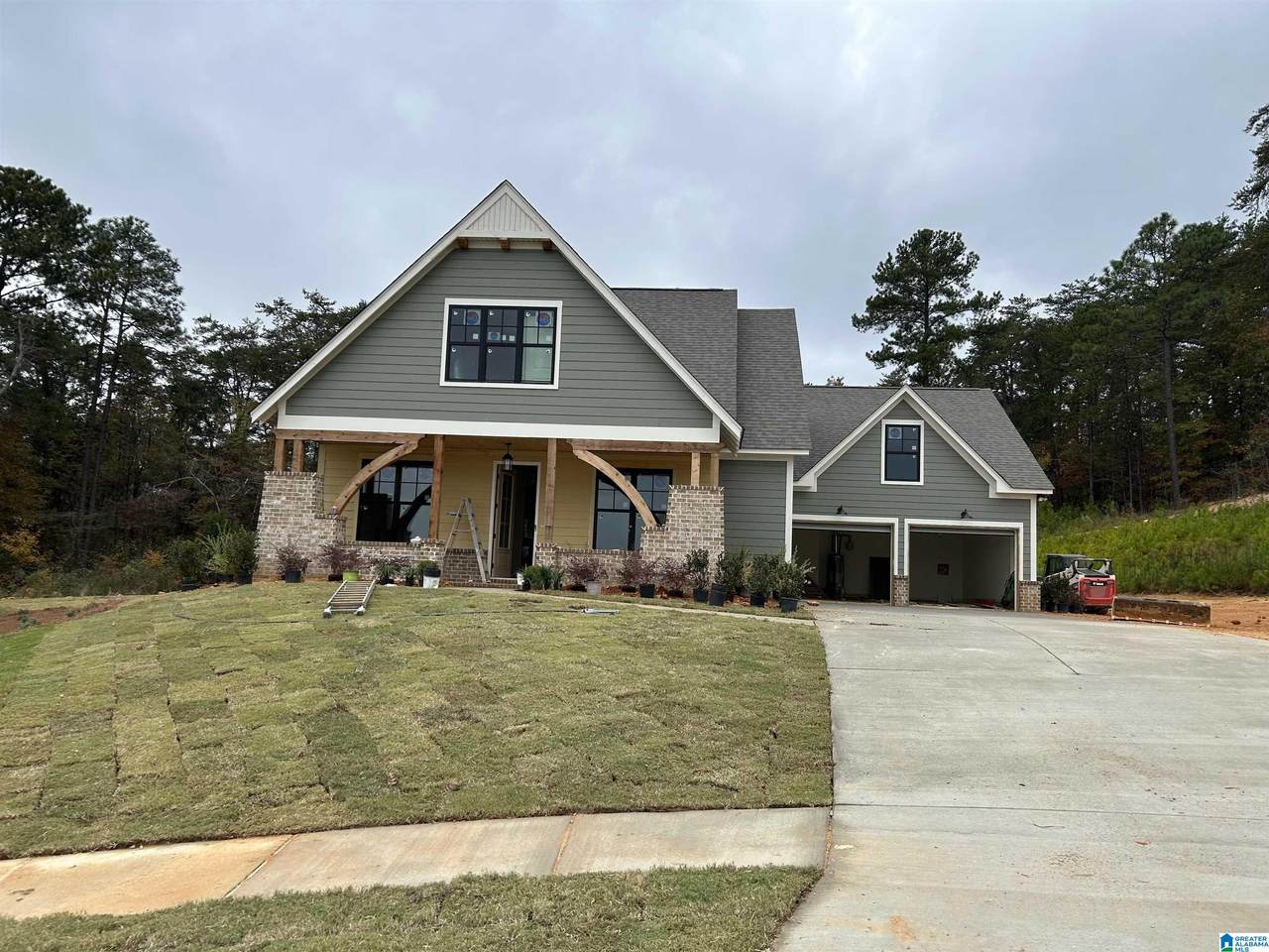 1151 Oak Boulevard - Photo 1