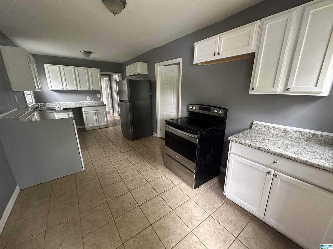 118 3RD AVENUE - Photo 1