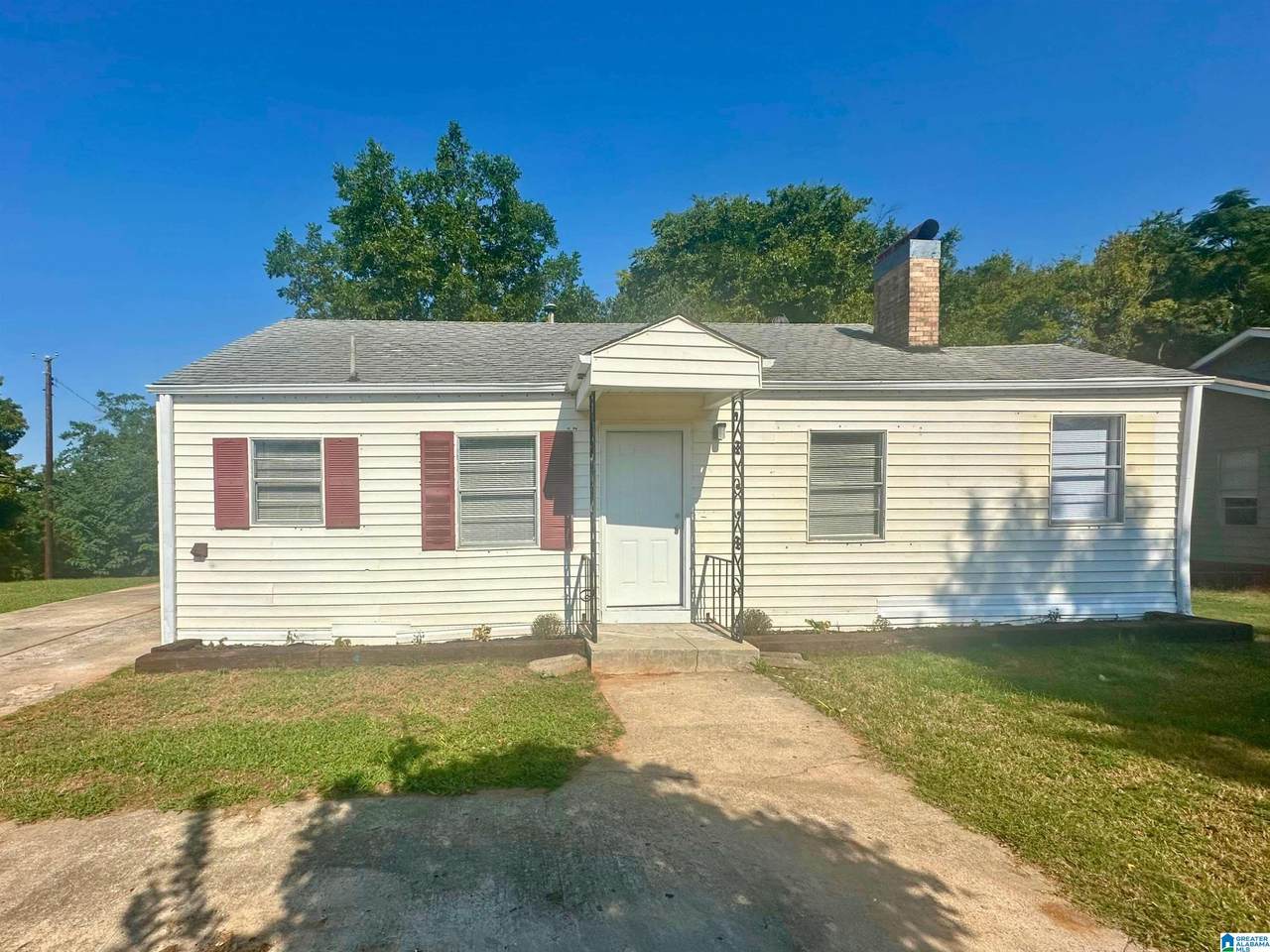 1600 Holbrook Avenue - Photo 1