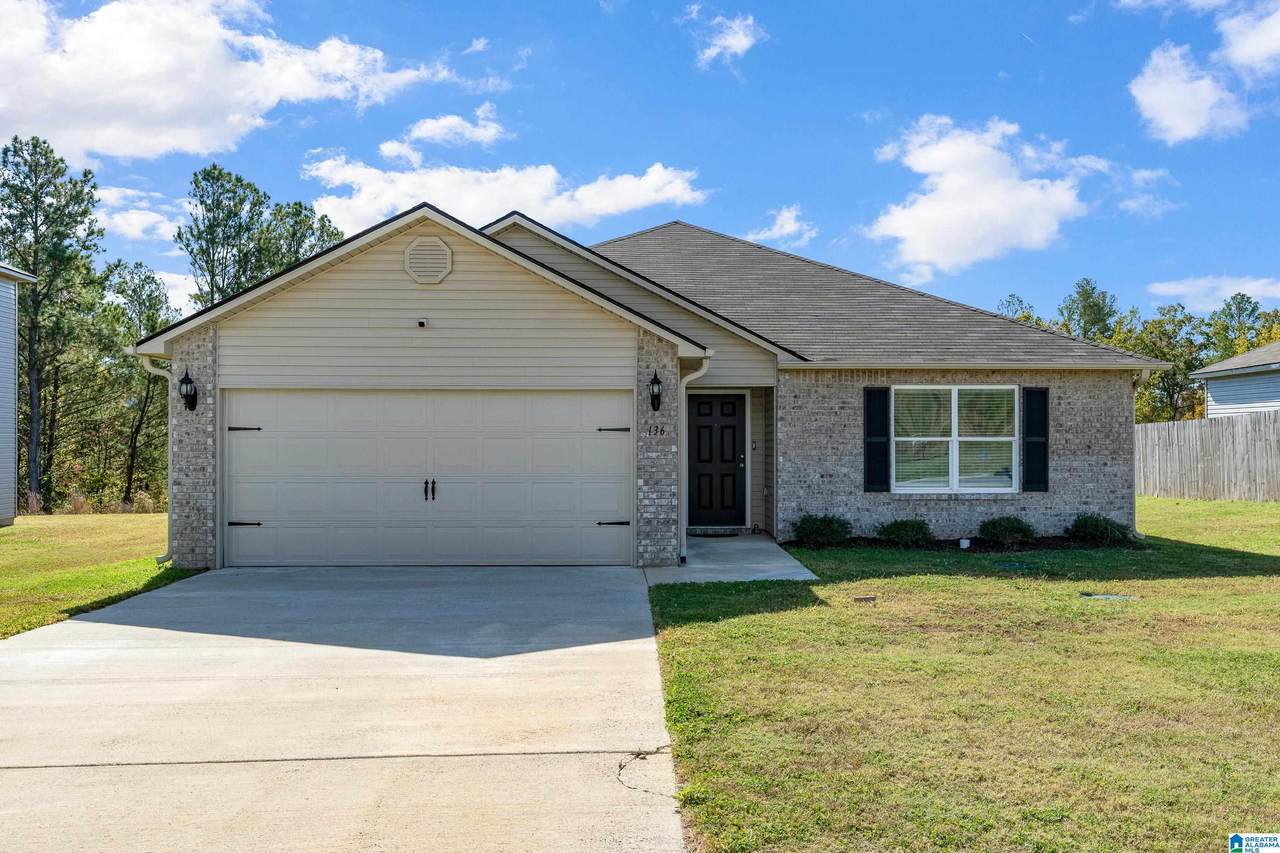 136 Hunters Cove - Photo 1