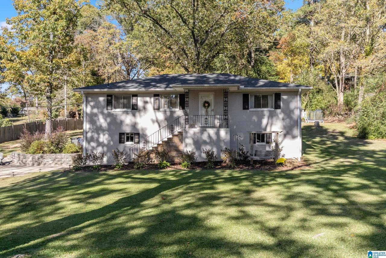 318 Cherokee Drive - Photo 1