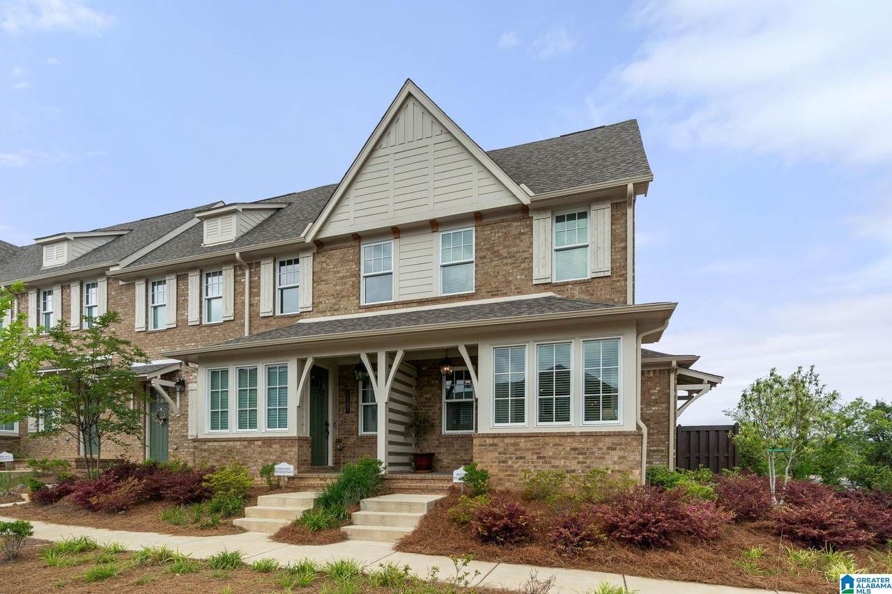 1100 Windsor Square - Photo 1