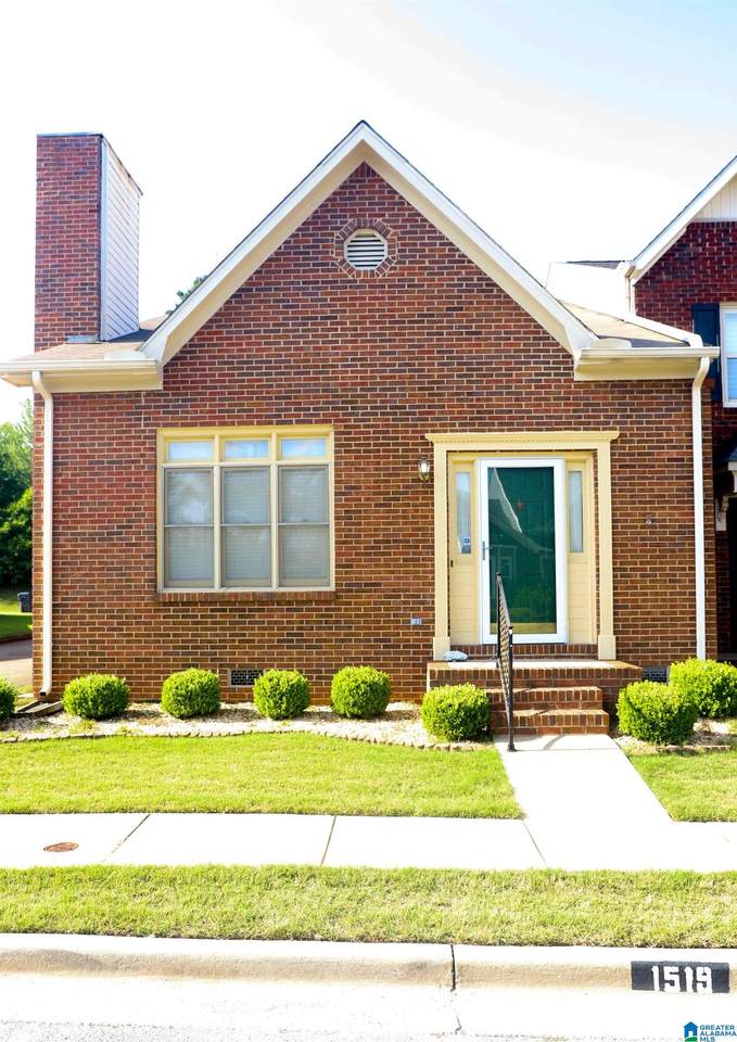 1519 Cambridge Place - Photo 1