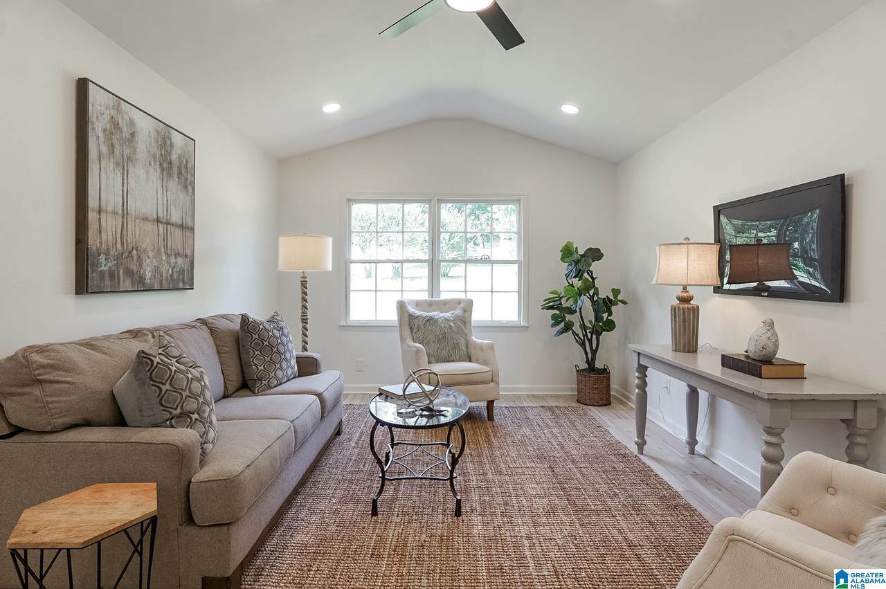412 10TH STREET - Photo 1