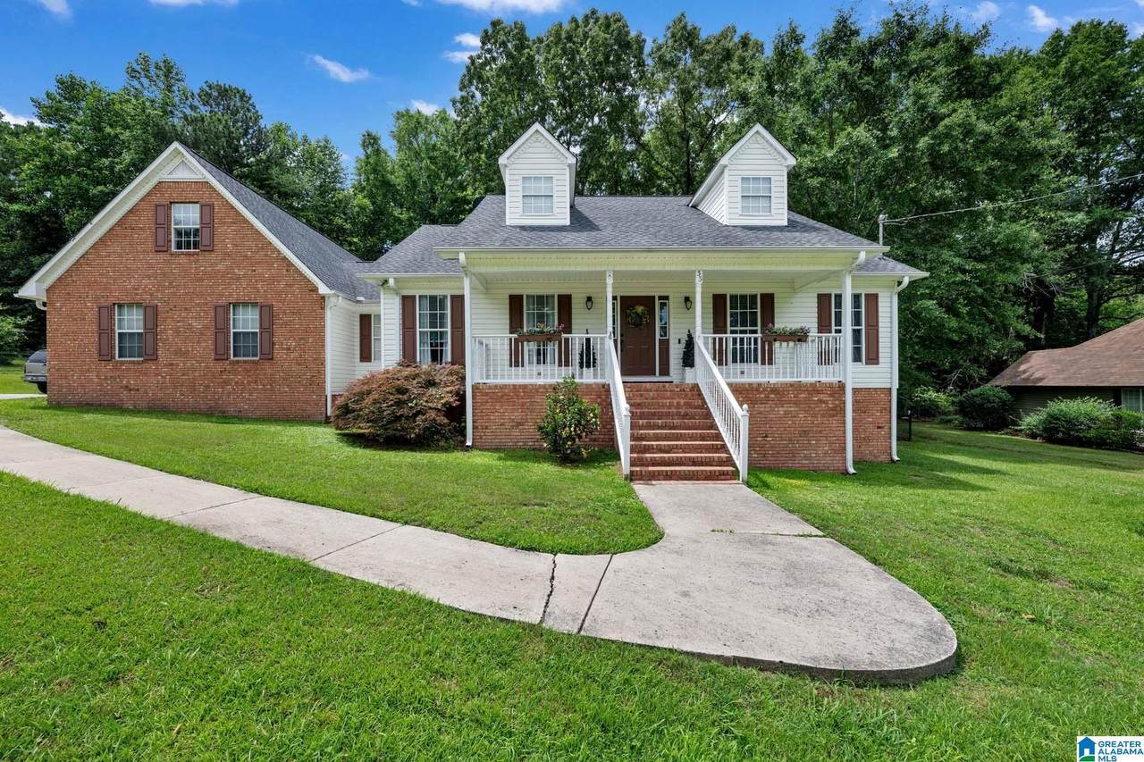 33 Greenbrier Lane - Photo 1