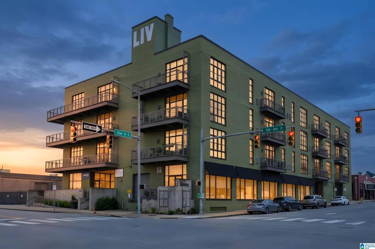 2201 5TH AVENUE - Photo 1