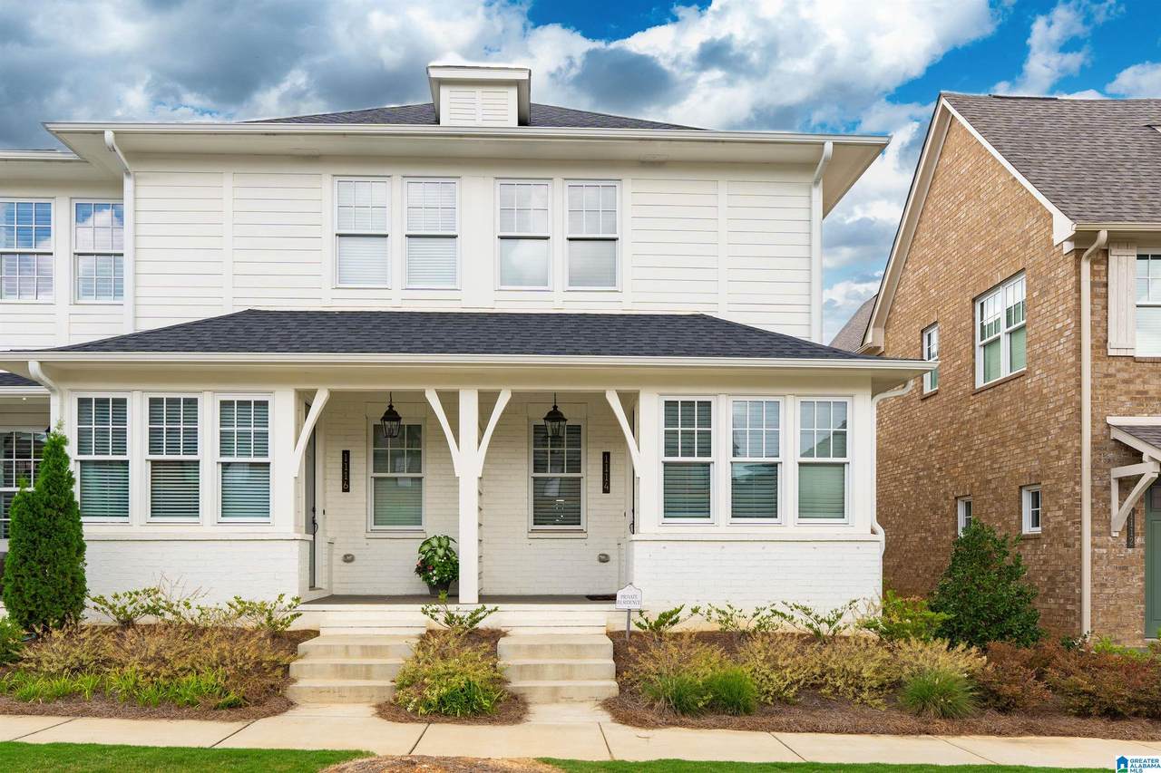 1114 Windsor Square - Photo 1