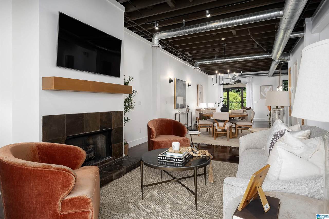 2808 1ST AVENUE - Photo 1
