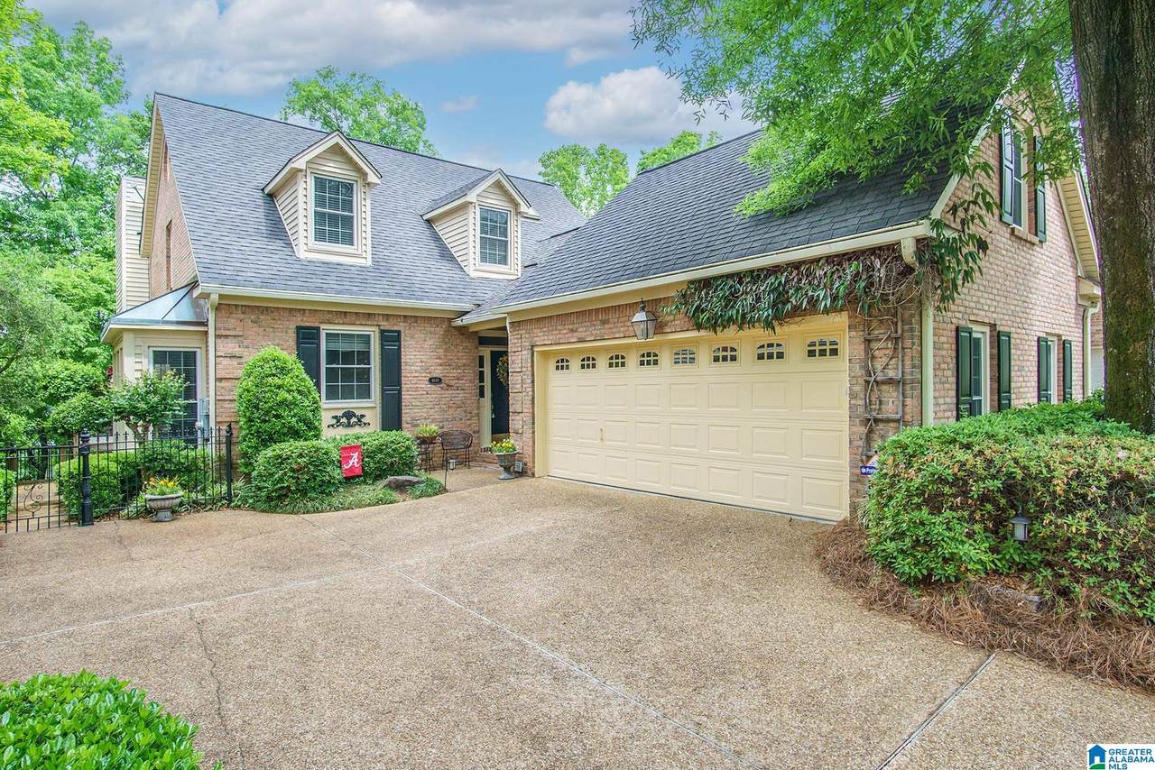 4648 Lakeridge Drive - Photo 1
