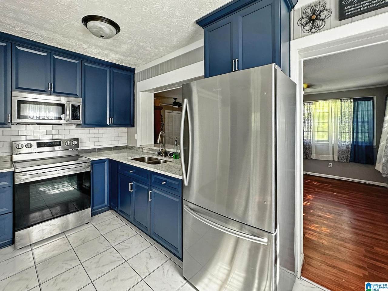 1006 2ND AVENUE - Photo 1