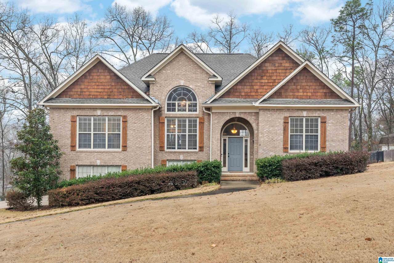 2001 1ST AVENUE WEST - Photo 1