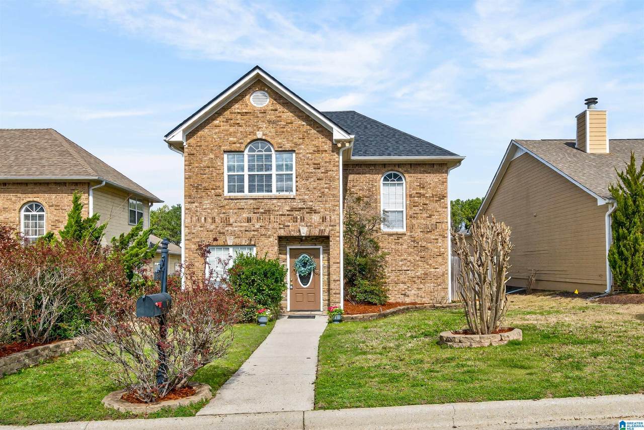 124 Warwick Circle - Photo 1
