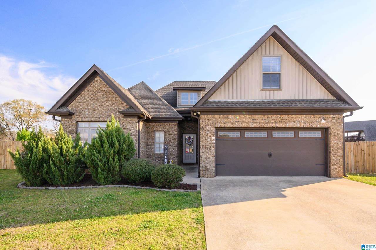 104 Mayflower Circle - Photo 1
