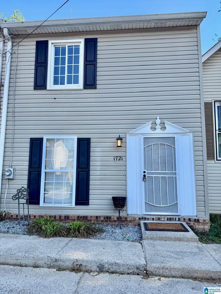 1721 14TH TERRACE - Photo 1