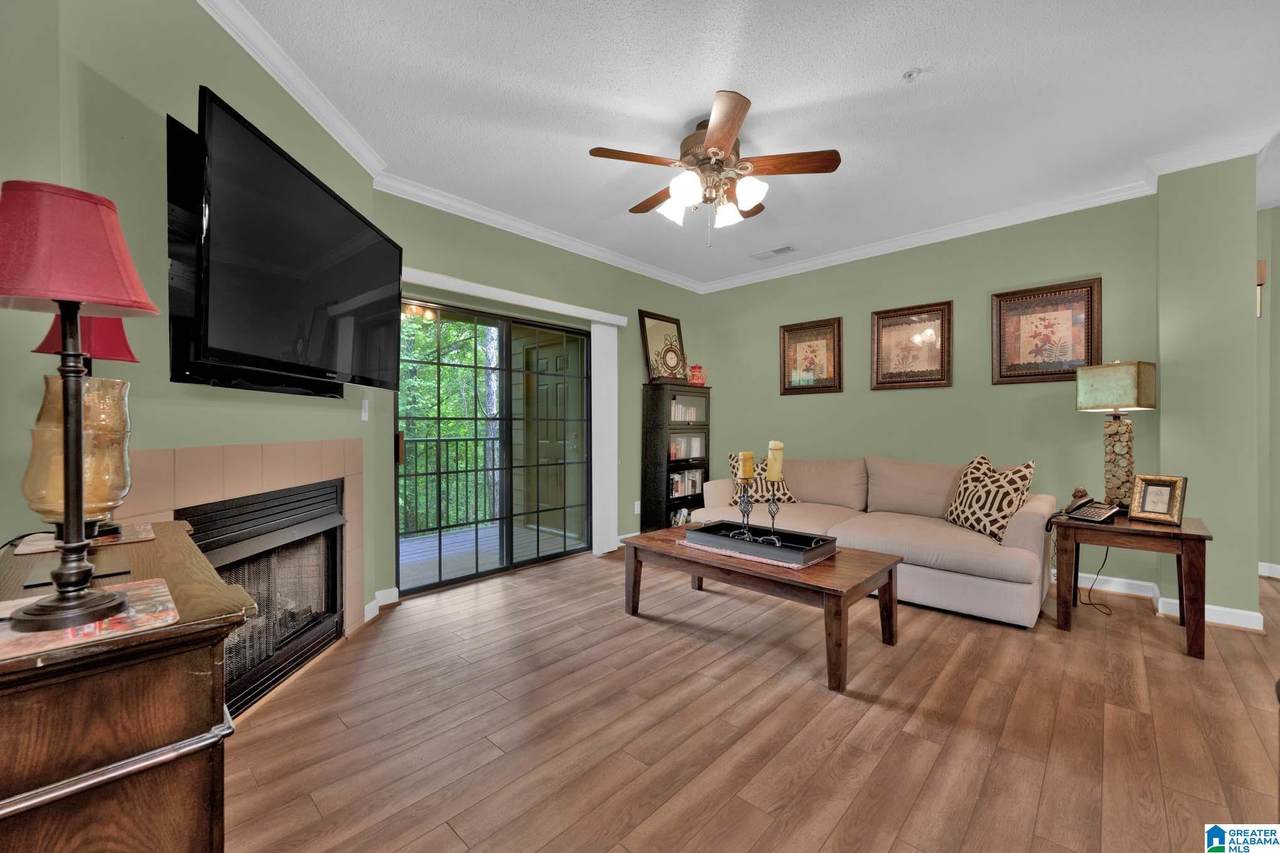218 Sterling Oaks Drive - Photo 1