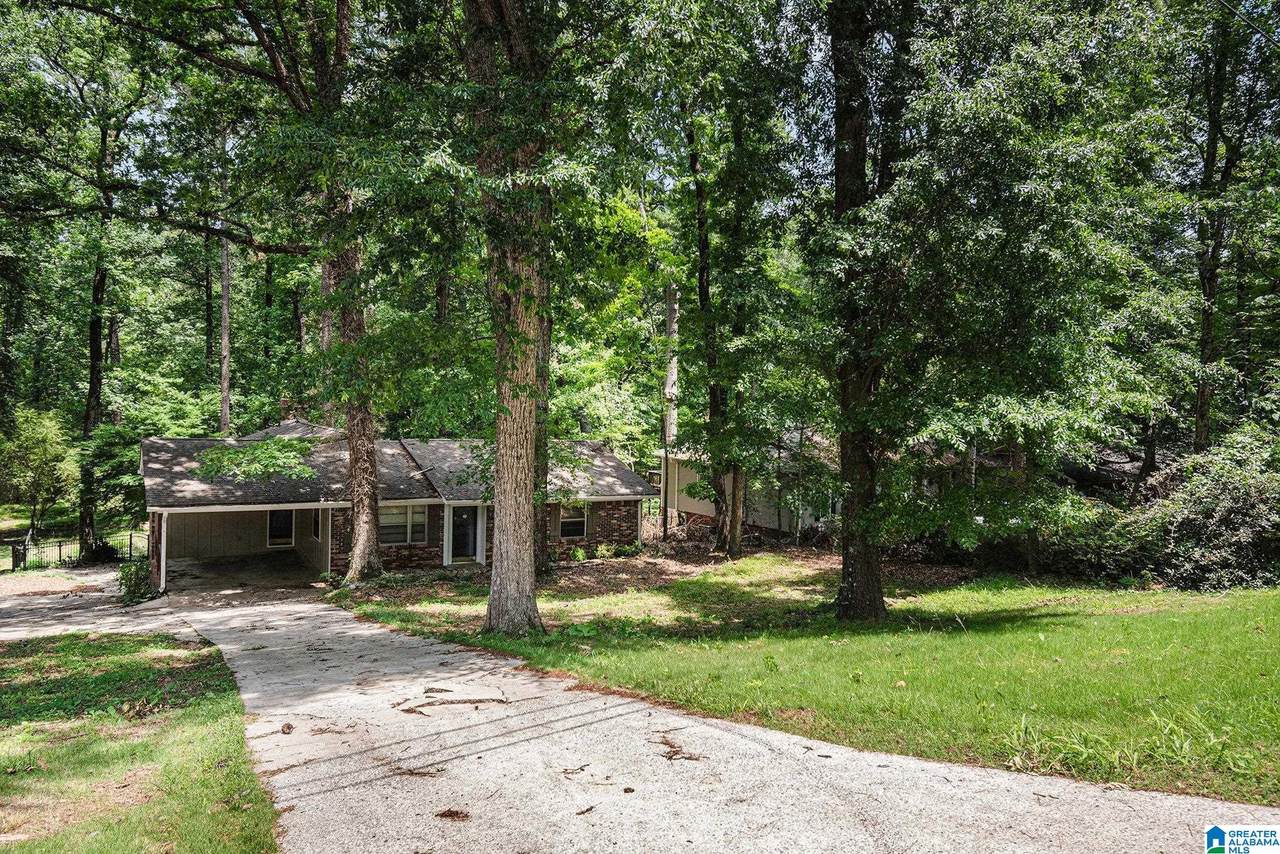 2970 Lake Park Circle - Photo 1