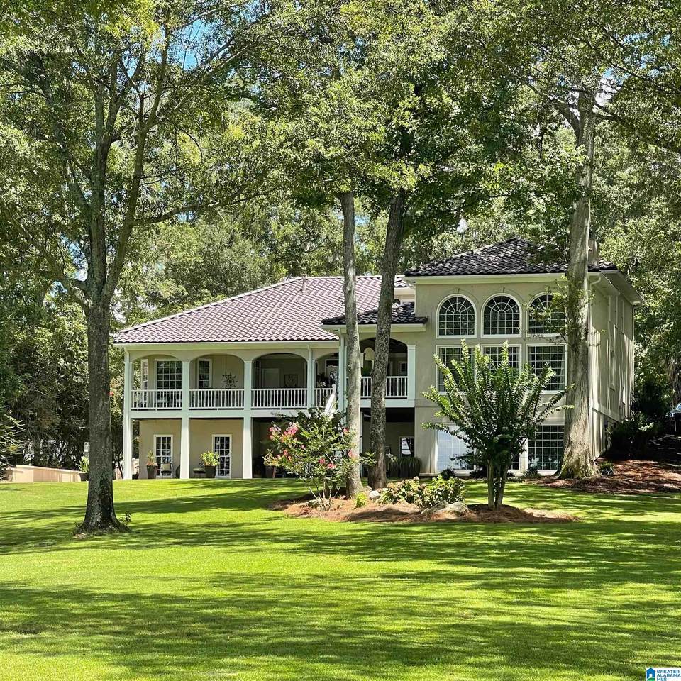 1015 River Oaks Drive - Photo 1