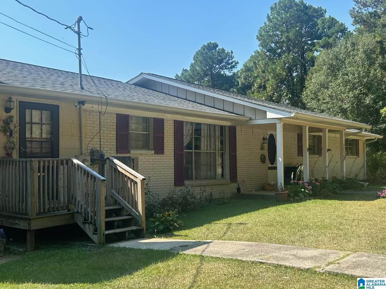 3020 Brentwood Drive - Photo 1