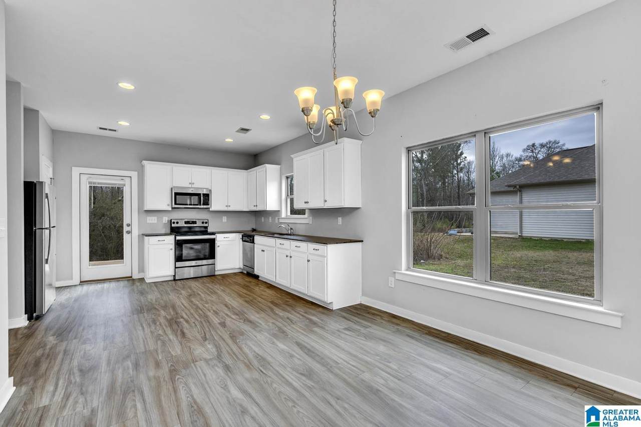 185 White Oak Circle - Photo 1