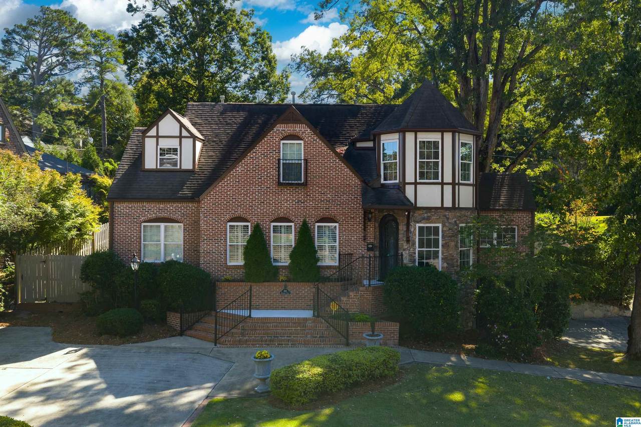 201 Windsor Drive - Photo 1