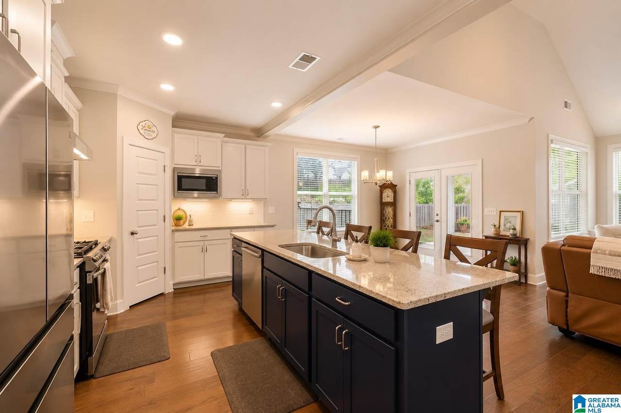 208 Henley Way - Photo 1