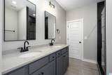 1105 Windsor Square - Photo 16