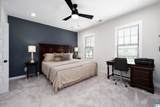 1104 Windsor Square - Photo 14