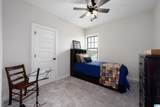 1104 Windsor Square - Photo 17