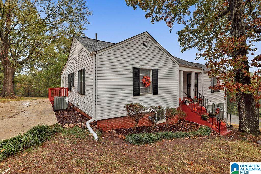 1121 9TH AVENUE - Photo 1