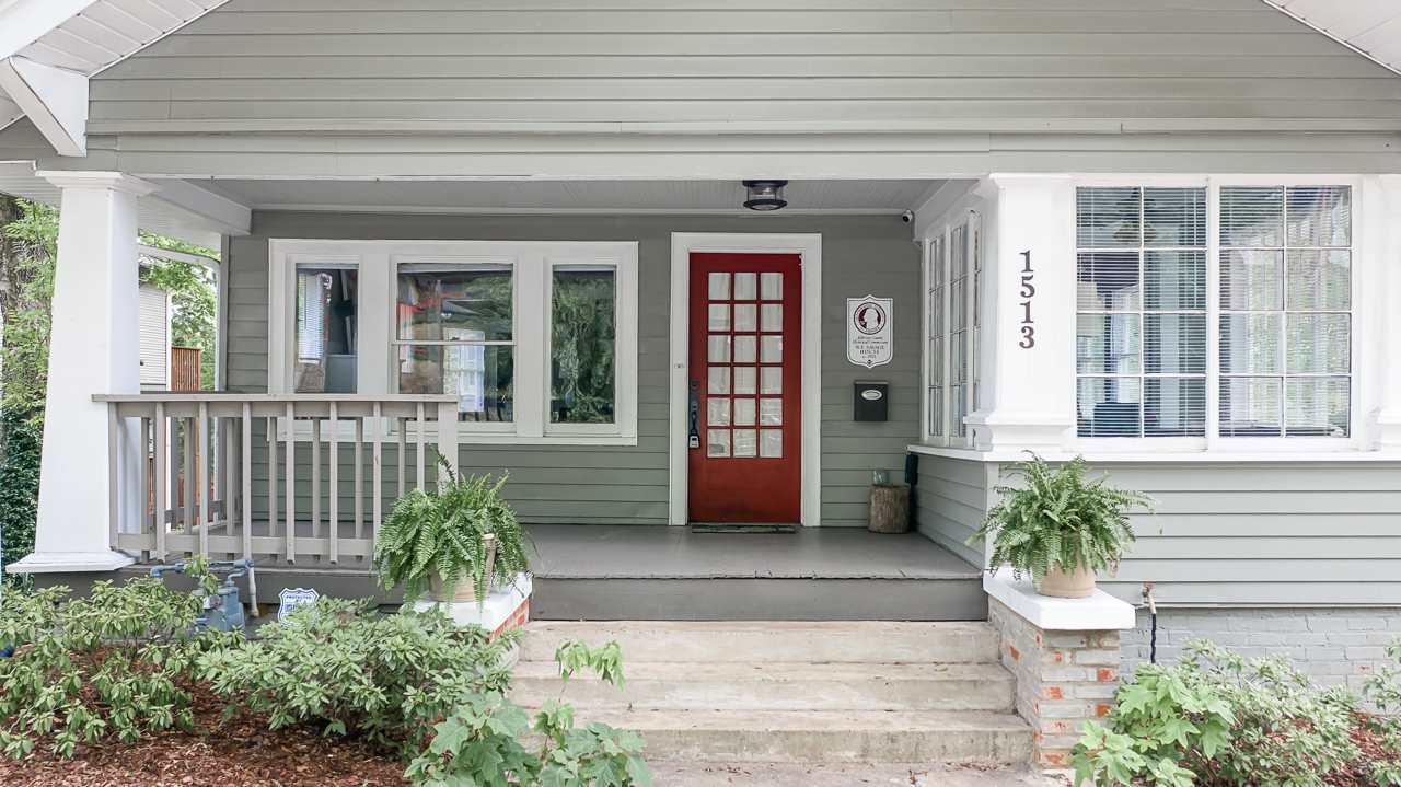 1513 13TH PL - Photo 1