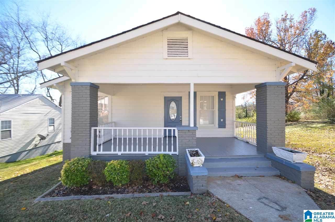 923 9TH AVE - Photo 1