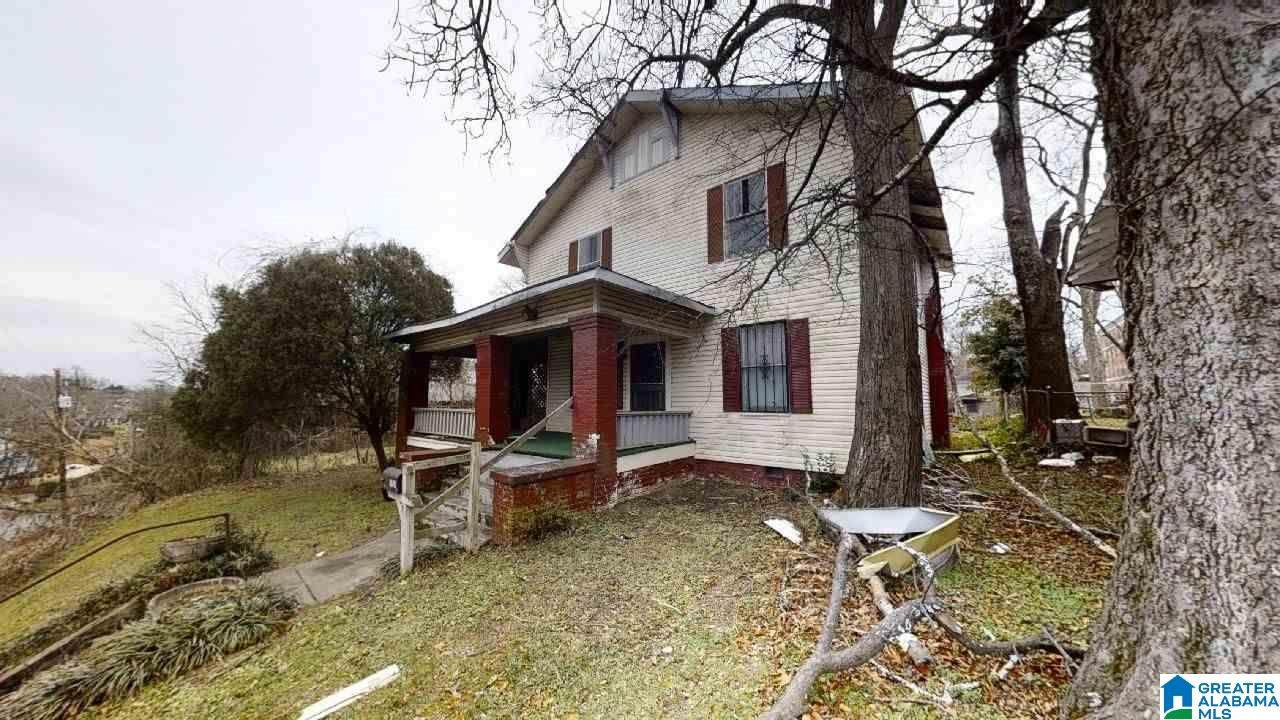 1805 28TH ST - Photo 1