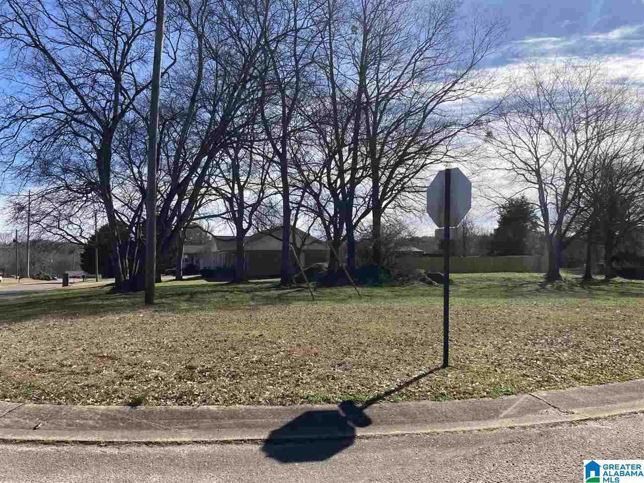 190 Oxford Cir - Photo 1