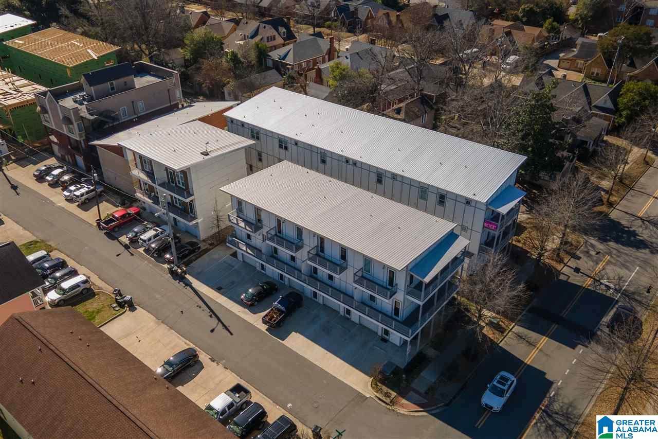 1004 Oak Ave - Photo 1