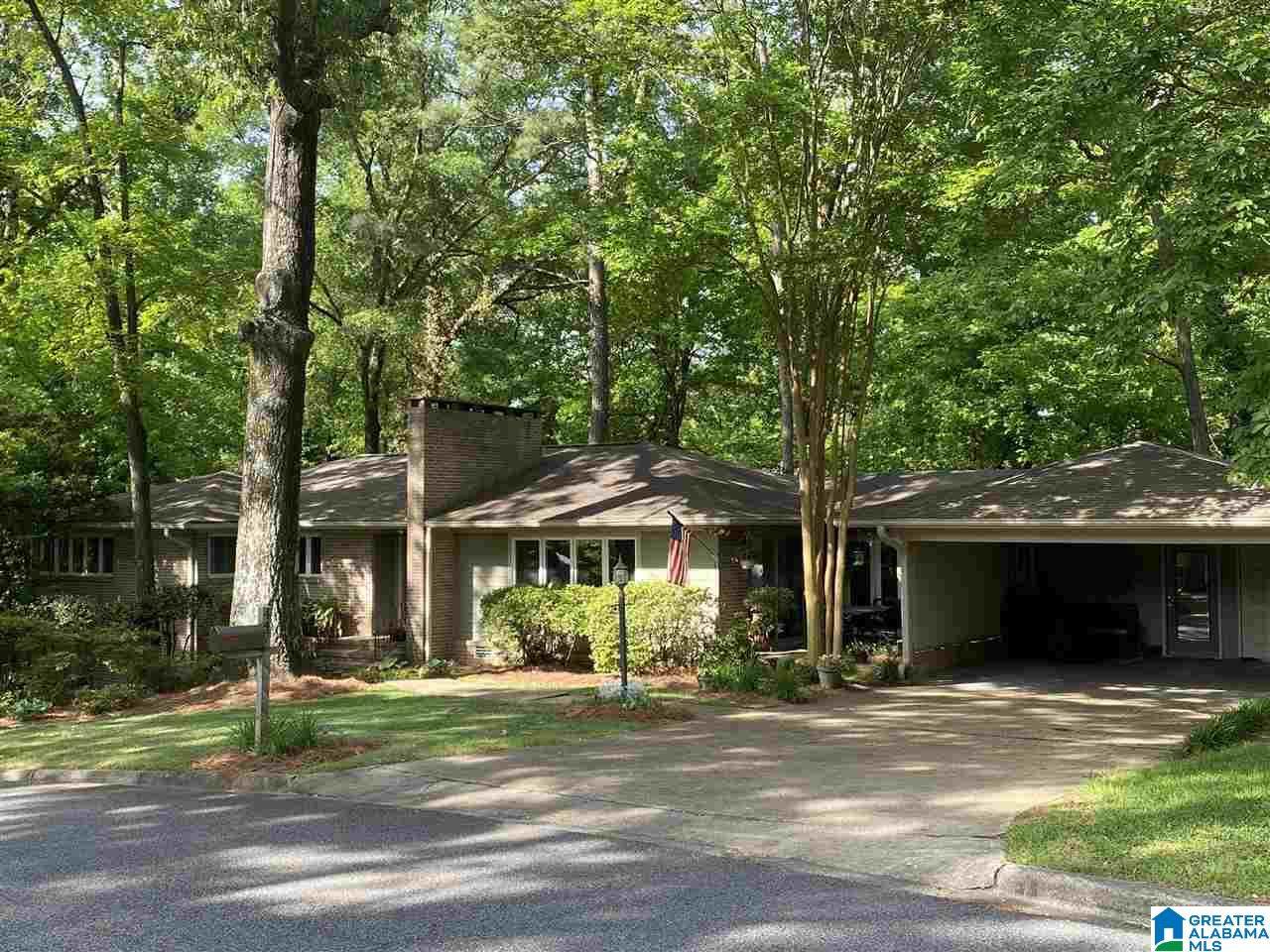 447 Lakewood Drive - Photo 1
