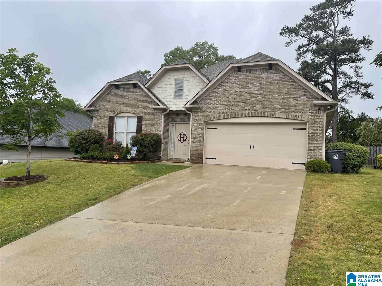 1037 Ivy Place - Photo 1