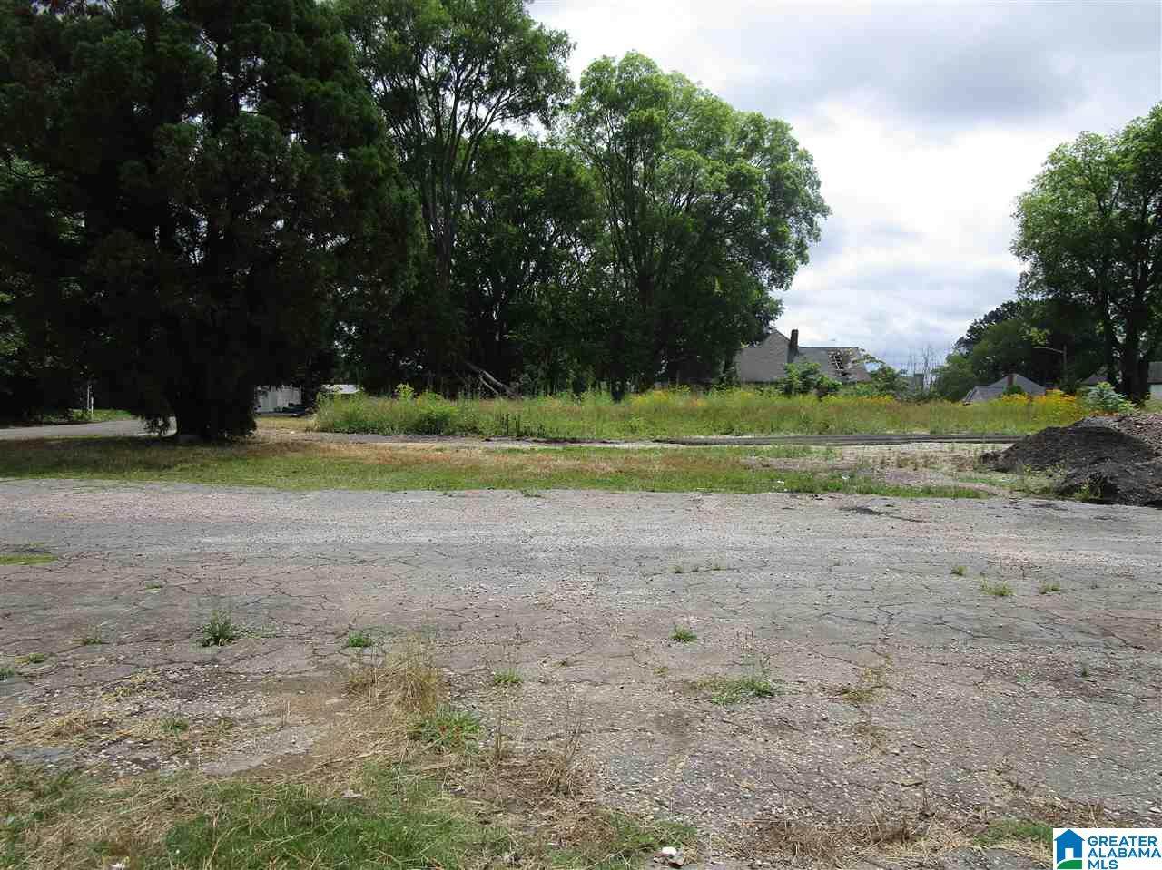 2404 33RD AVENUE - Photo 1