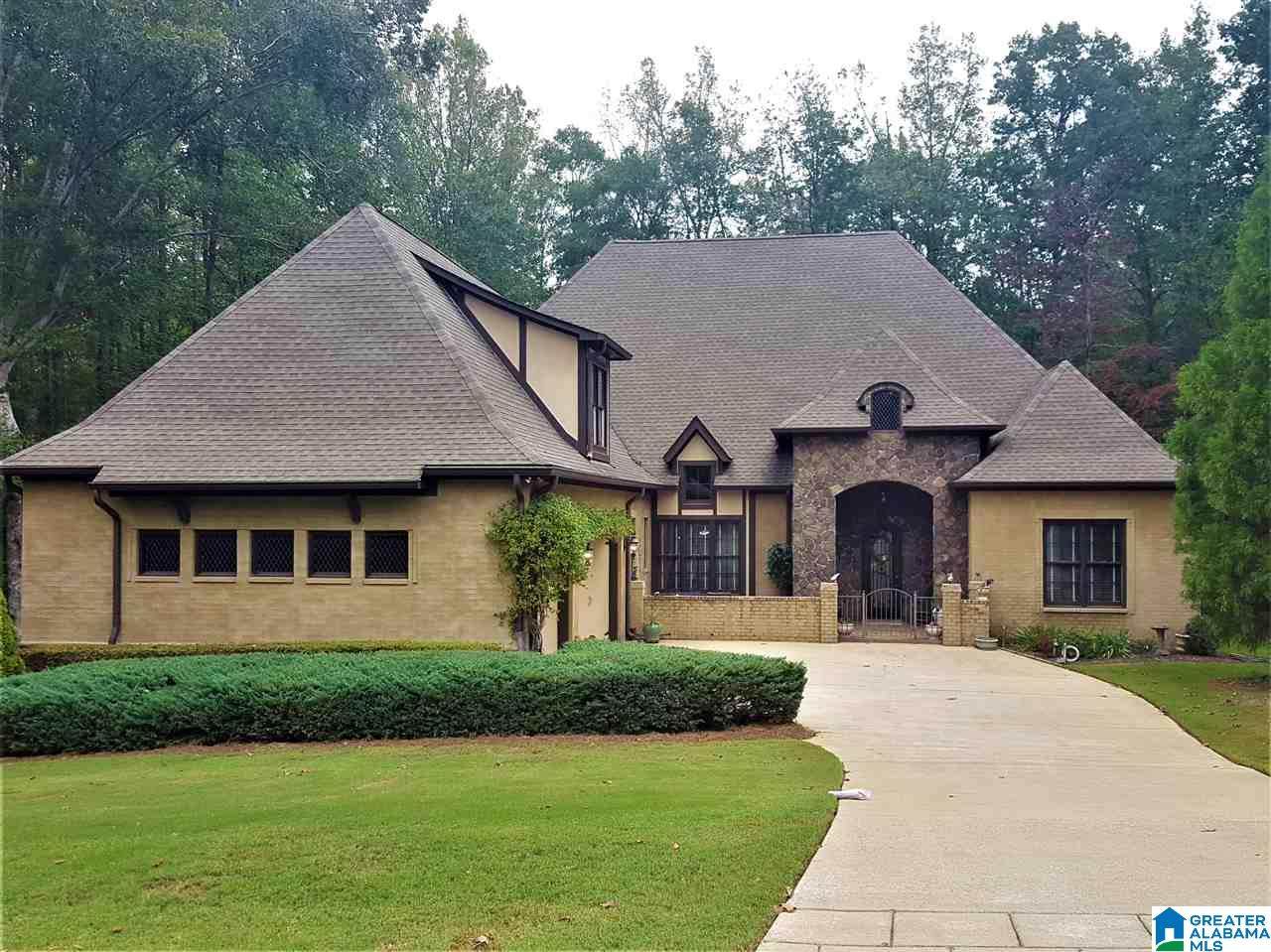 101 Courtyard Drive - Photo 1