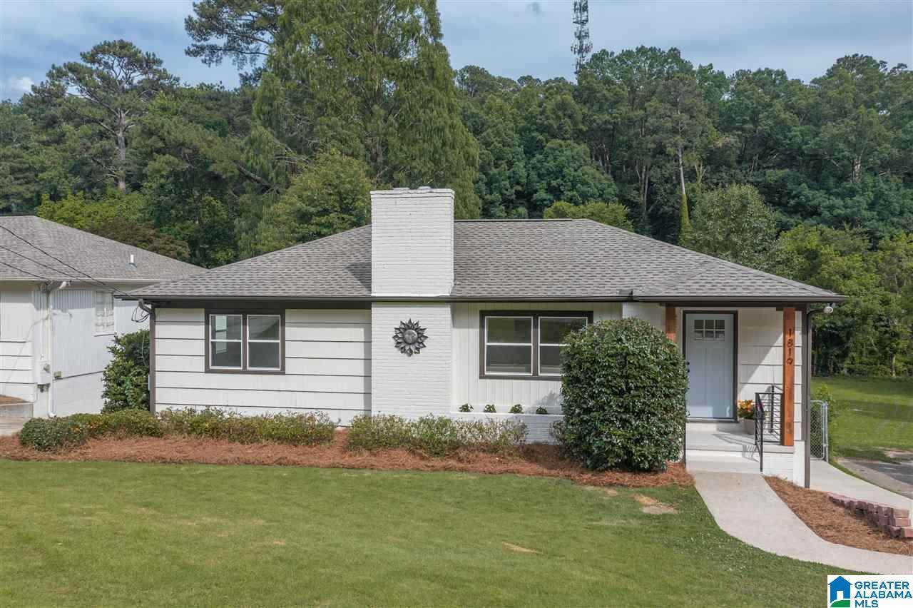 1819 Windsor Boulevard - Photo 1