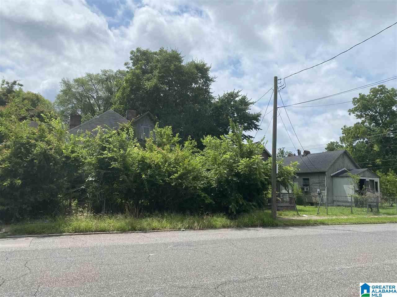 2815 Avenue C - Photo 1