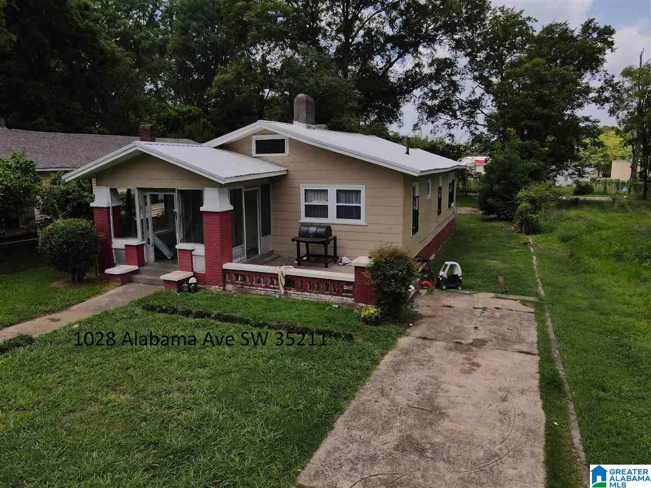 1028 Alabama Avenue - Photo 1
