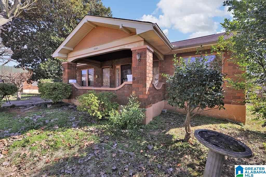 2205 14TH AVENUE - Photo 1