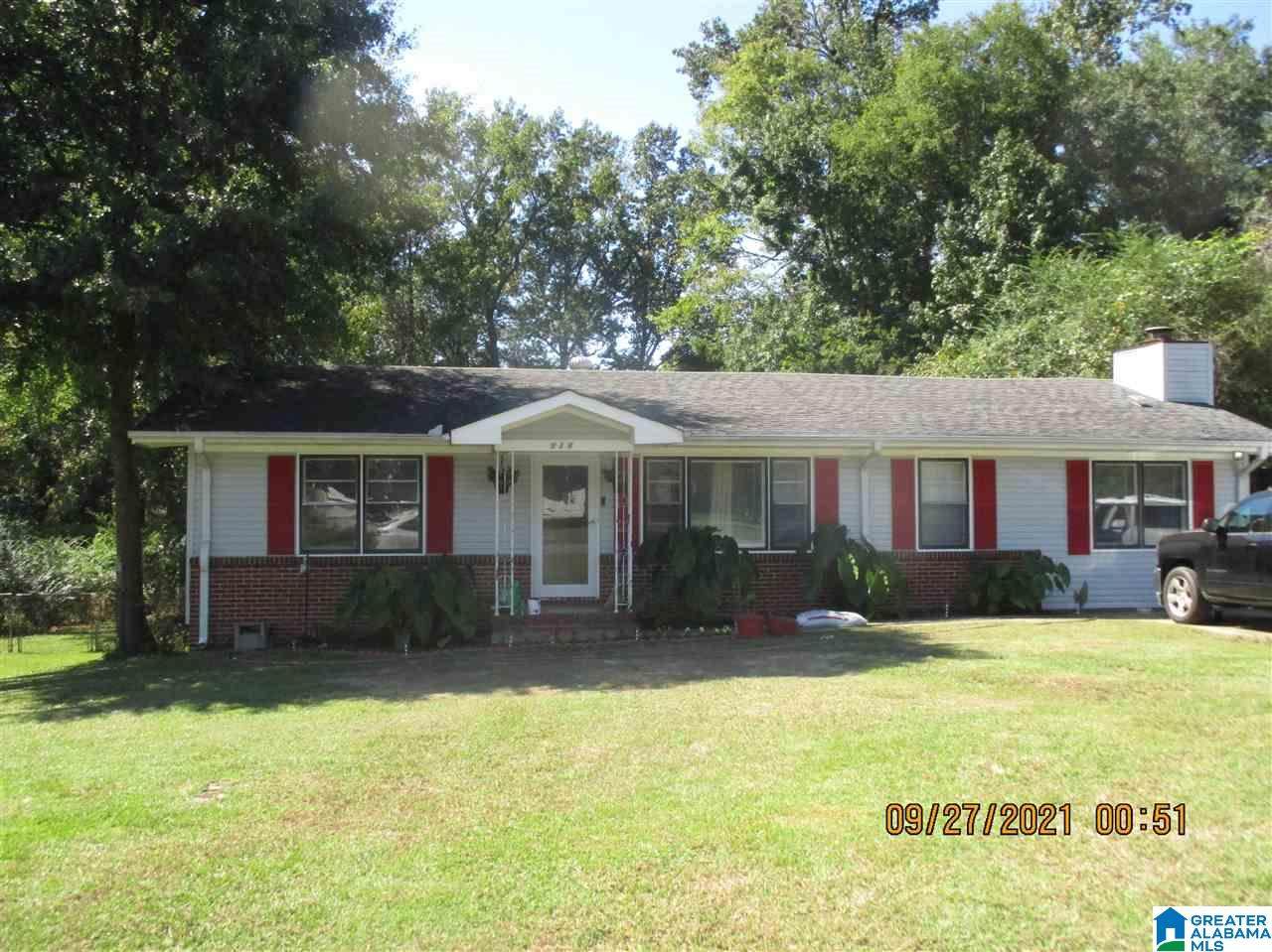 924 9TH AVENUE - Photo 1