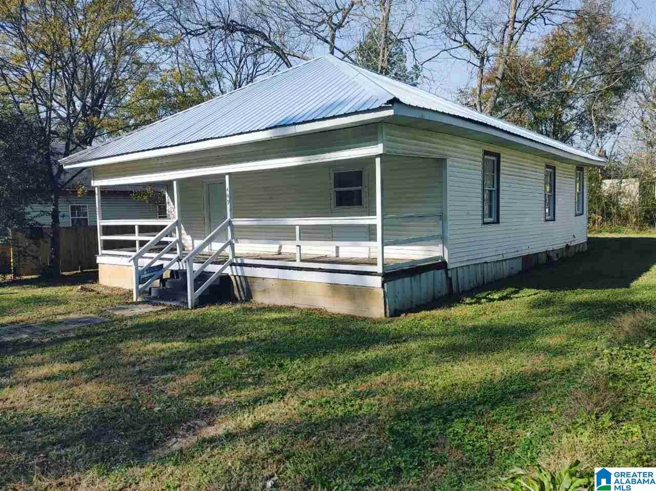 409 Howard Street - Photo 1