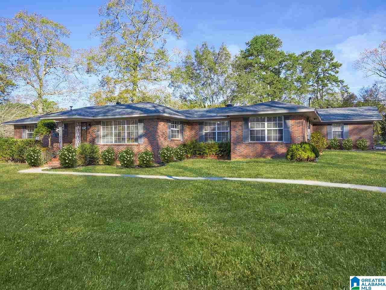 2713 North Avenue - Photo 1