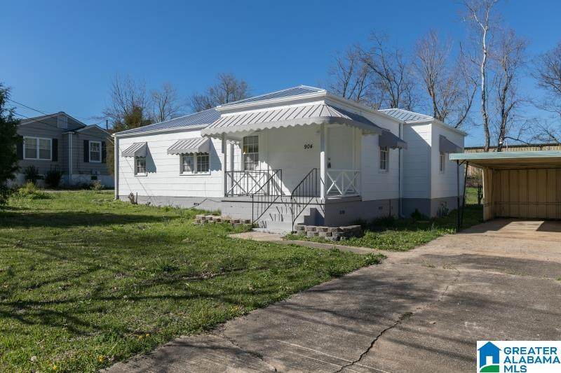 904 8TH STREET - Photo 1
