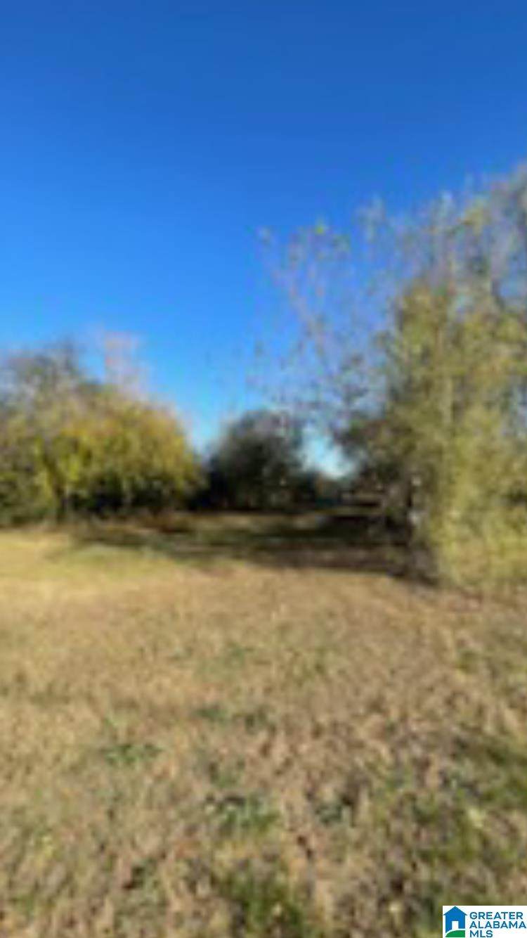 2725 10TH AVENUE - Photo 1