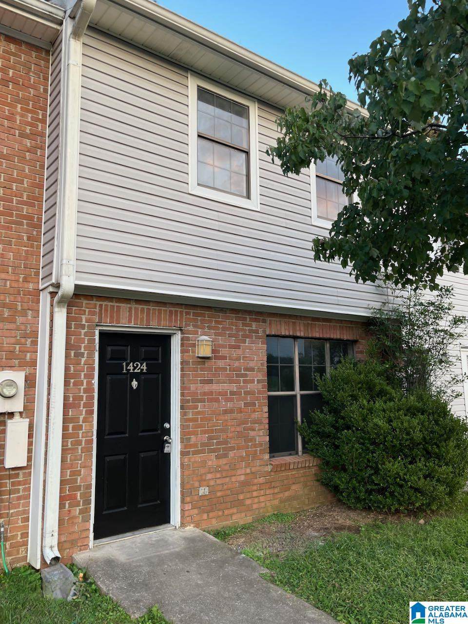 1424 Applegate Drive - Photo 1